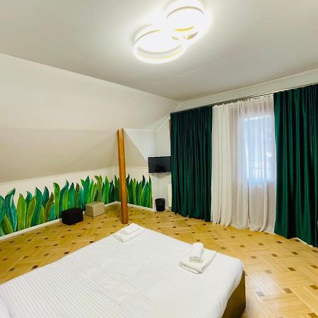 Quality Inn Тбилиси Екстериор снимка