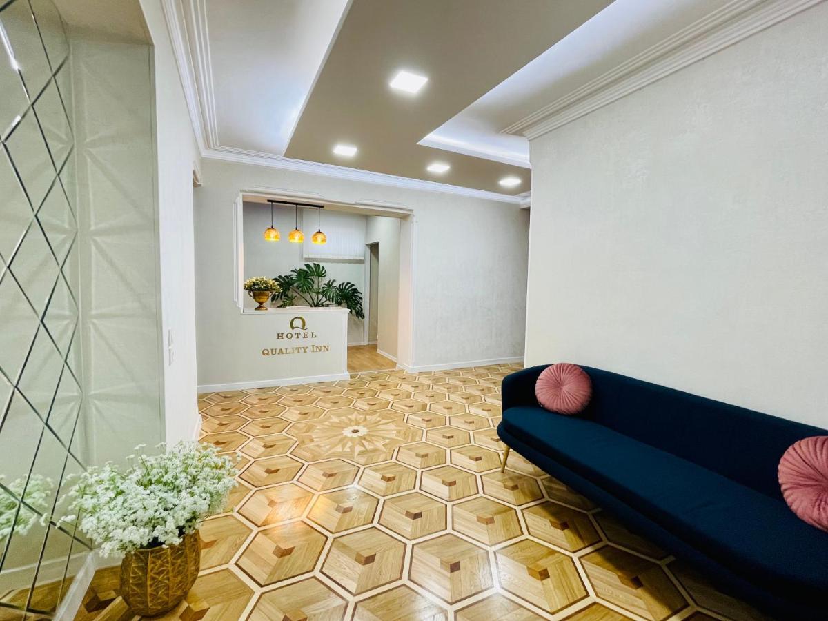Quality Inn Тбилиси Екстериор снимка