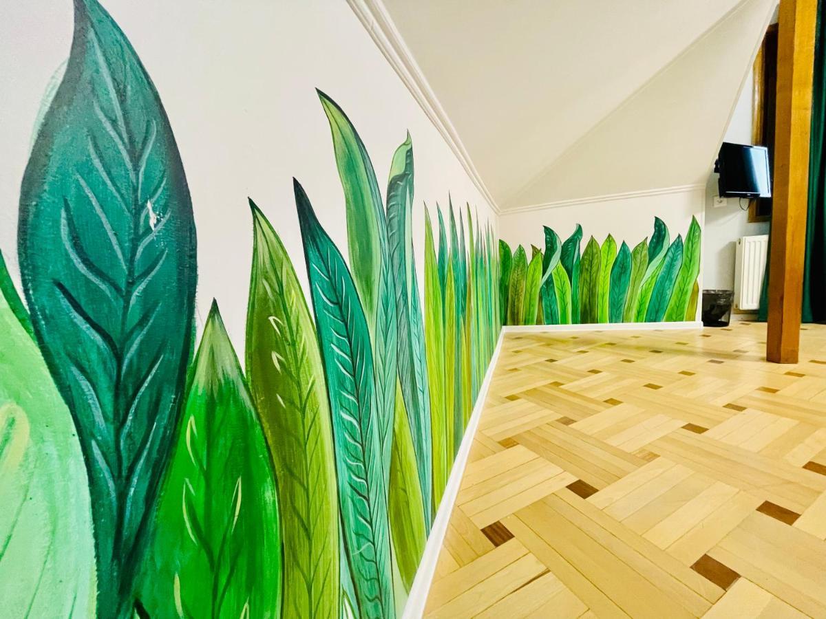 Quality Inn Тбилиси Екстериор снимка