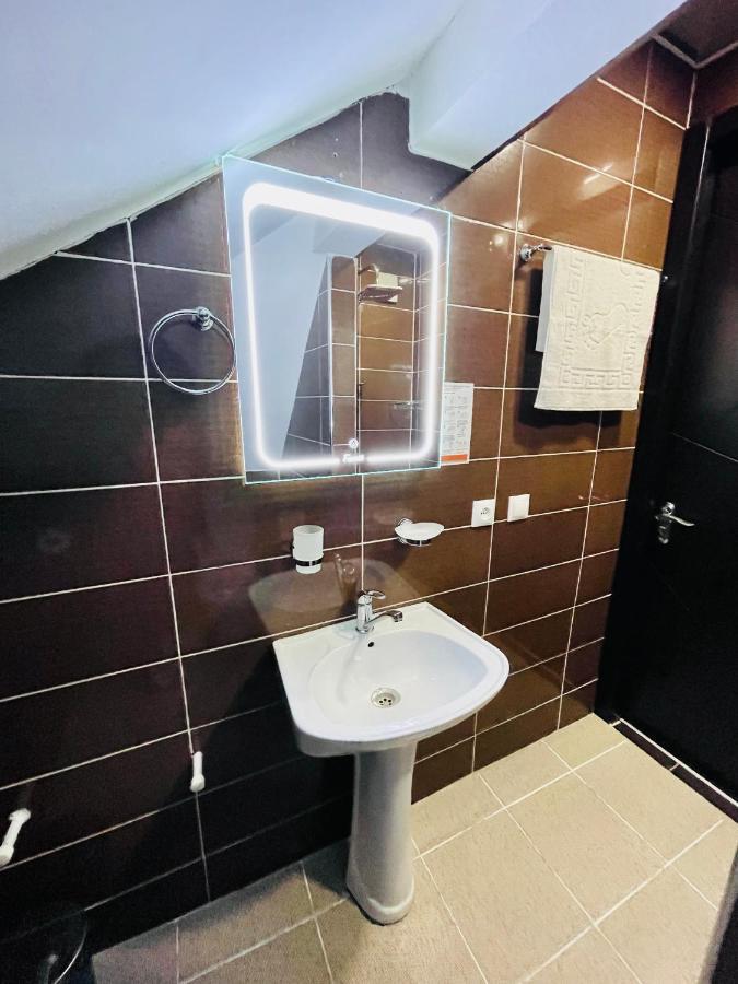 Quality Inn Тбилиси Екстериор снимка