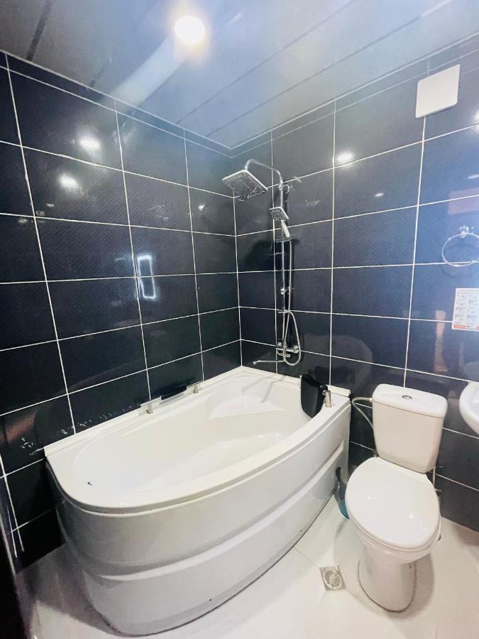 Quality Inn Тбилиси Екстериор снимка