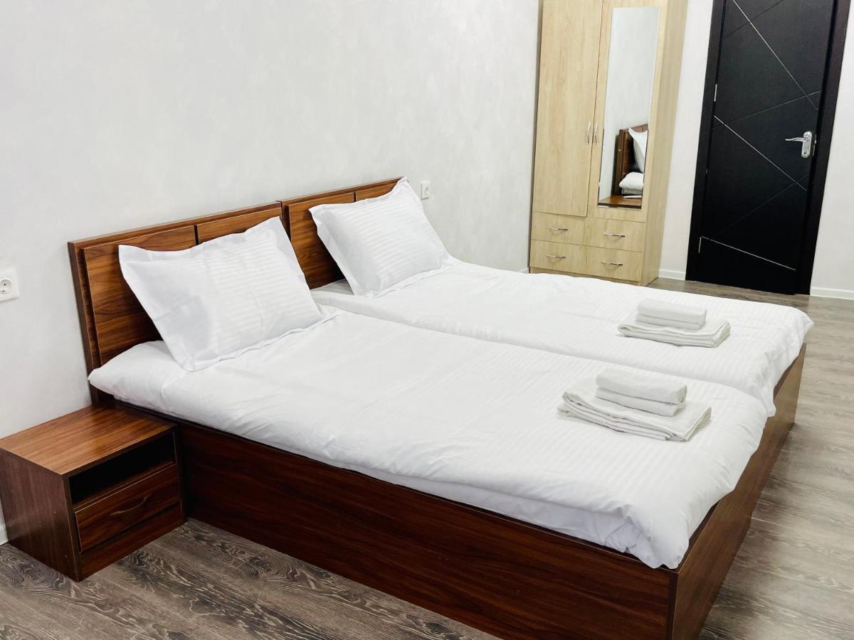 Quality Inn Тбилиси Екстериор снимка