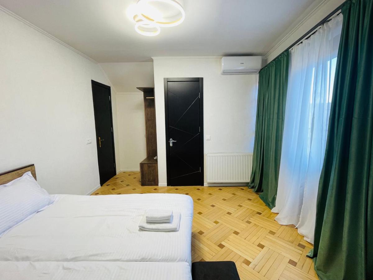 Quality Inn Тбилиси Екстериор снимка