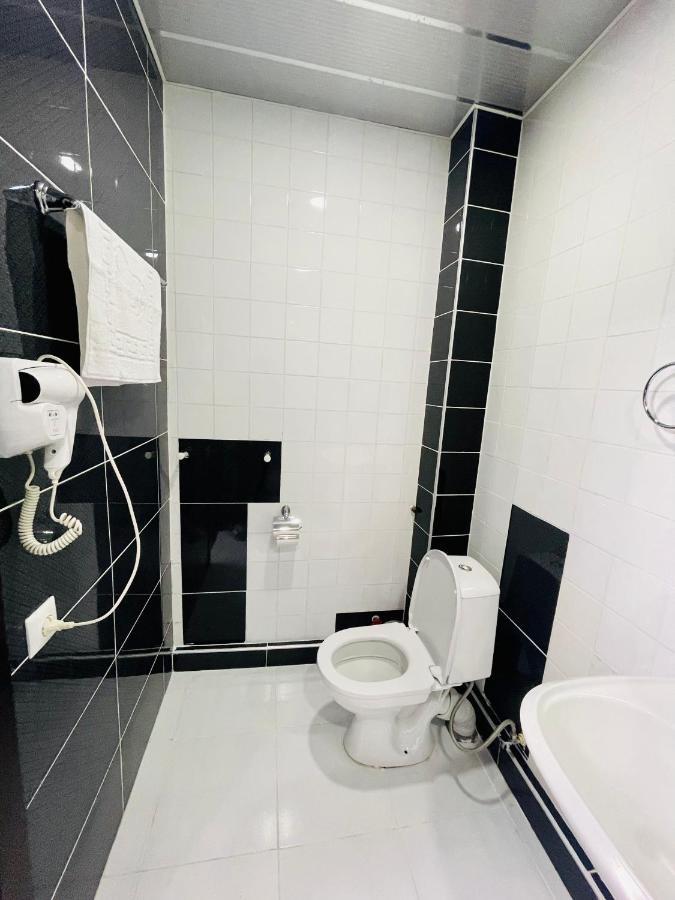 Quality Inn Тбилиси Екстериор снимка