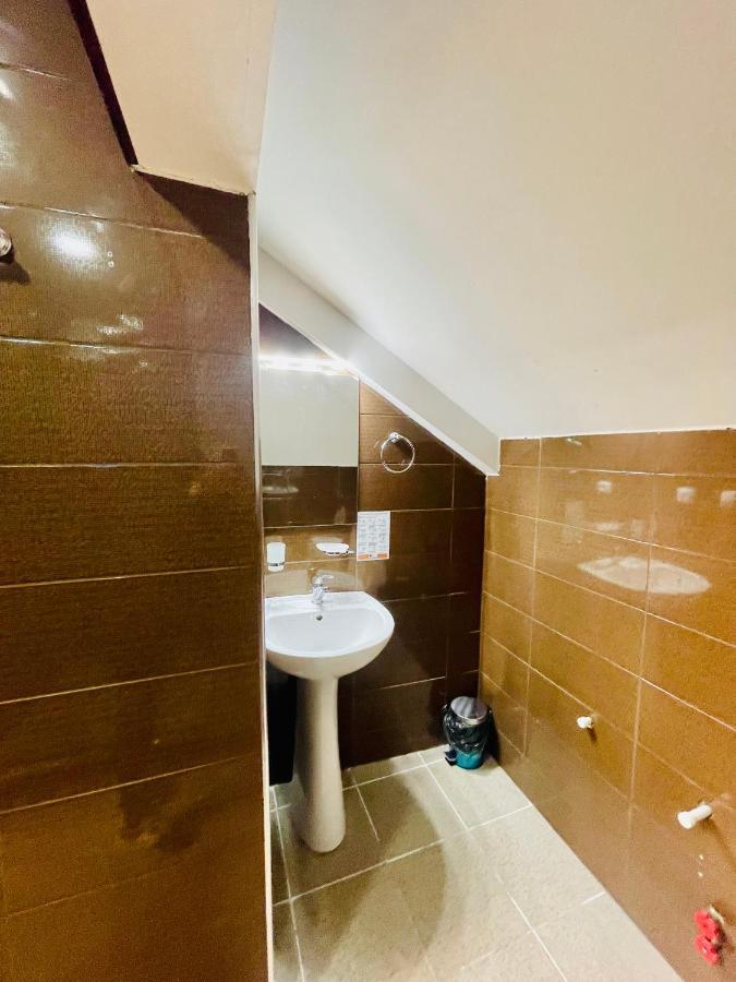 Quality Inn Тбилиси Екстериор снимка