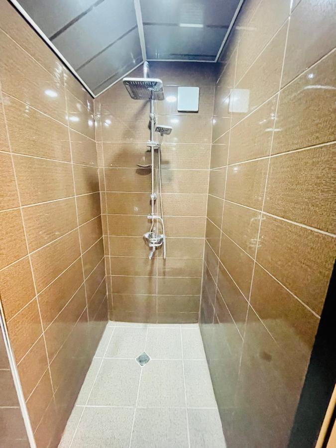Quality Inn Тбилиси Екстериор снимка