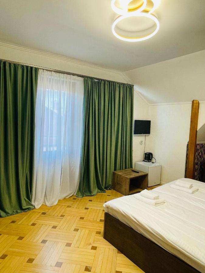 Quality Inn Тбилиси Екстериор снимка